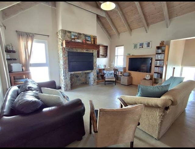 3 BEDROOM HOUSE FOR SALE IN LAMPIESBAAI